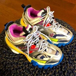 Women’s size US 8/UK 38 Balenciaga Track
Leather Free White Silver Multi